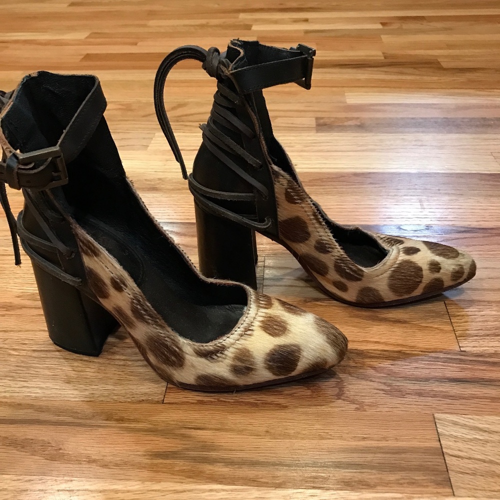 Free bird Jillian shoes NWOT size 6